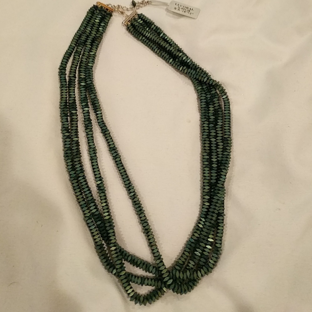 Lucoral necklace